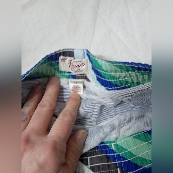 Penguin boys swim trunks size 2T in excellent condition - Picture 3 of 3